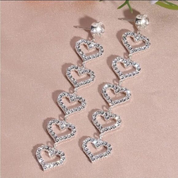 Stunning Rhinestone Heart Dangle Earrings - Picture 5 of 5